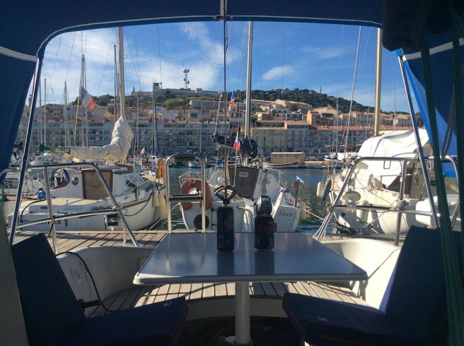 Nuitee A Bord De Danilou Un Voilier De 9.50M Hotell Sète Eksteriør bilde